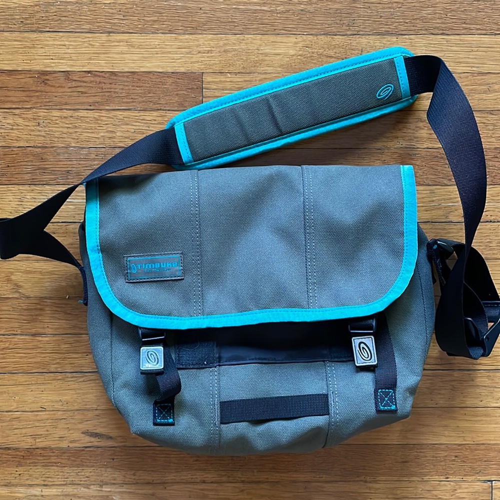 Timbuk2 classic messenger bag